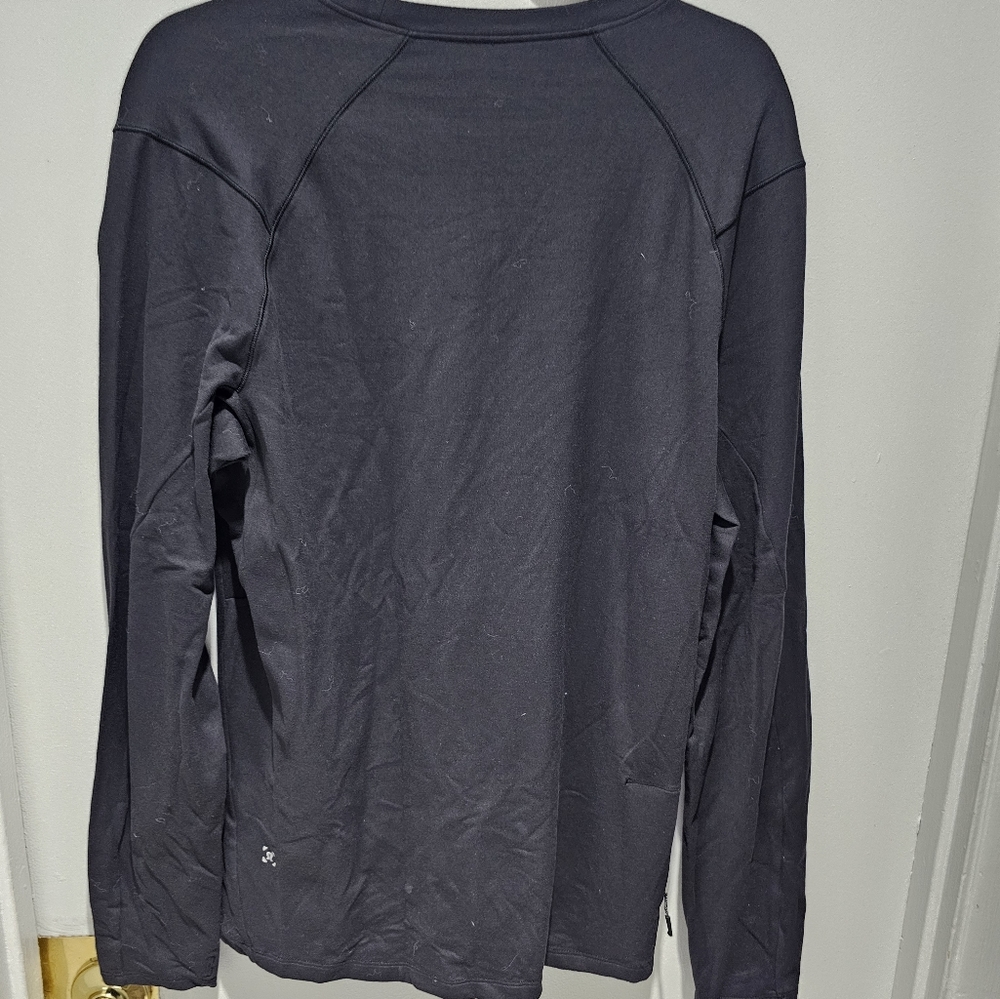 Navy blue lululemon longsleeve t shirt